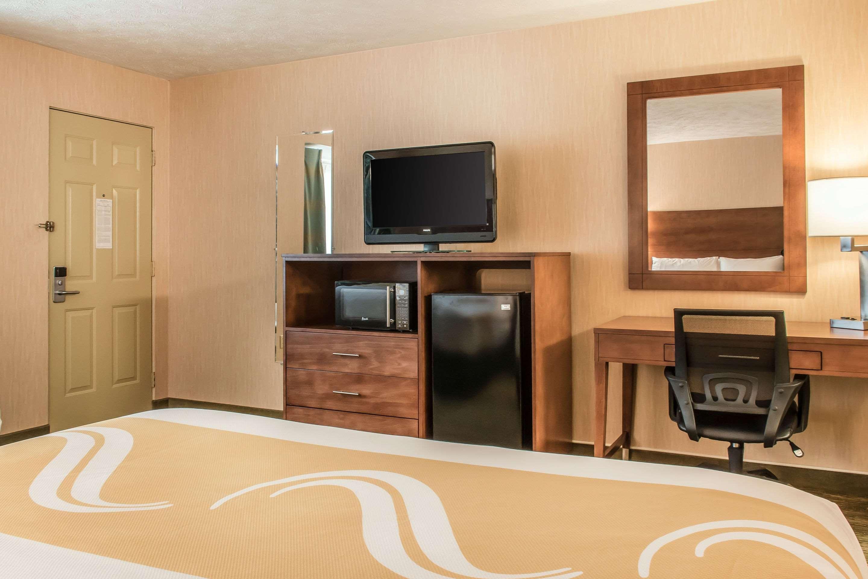 Quality Inn Bedford Buitenkant foto