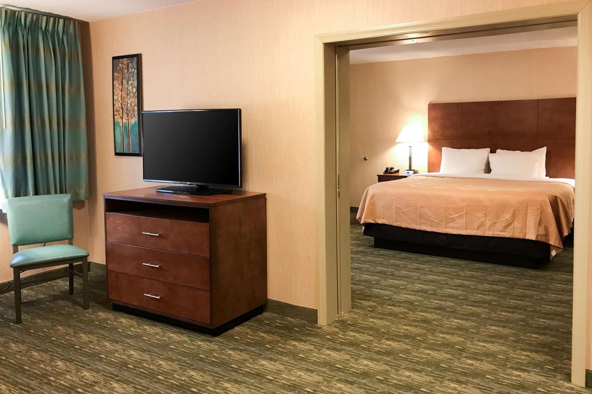 Quality Inn Bedford Buitenkant foto