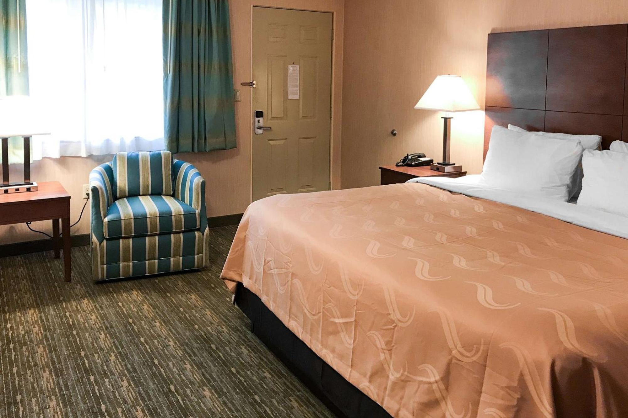 Quality Inn Bedford Buitenkant foto
